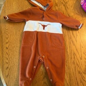 STARTER Rust and White Kids One Piece Footie. TEXAS LONGHORN